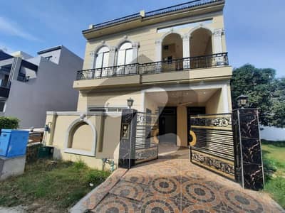 ڈریم گارڈنز - بلاک کے ڈریم گارڈنز,ڈیفینس روڈ,لاہور میں 3 کمروں کا 5 مرلہ مکان 2.15 کروڑ میں برائے فروخت۔