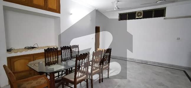 ایف ۔ 8 اسلام آباد میں 1 کمرے کا 1 کنال کمرہ 60.0 ہزار میں کرایہ پر دستیاب ہے۔