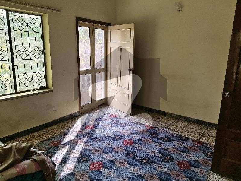 جی ۔ 9 اسلام آباد میں 4 کمروں کا 6 مرلہ بالائی پورشن 1.1 لاکھ میں کرایہ پر دستیاب ہے۔ جی ۔ 9 اسلام آباد میں 4 کمروں کا 6 مرلہ بالائی پورشن 1.1 لاکھ میں کرایہ پر دستیاب ہے۔