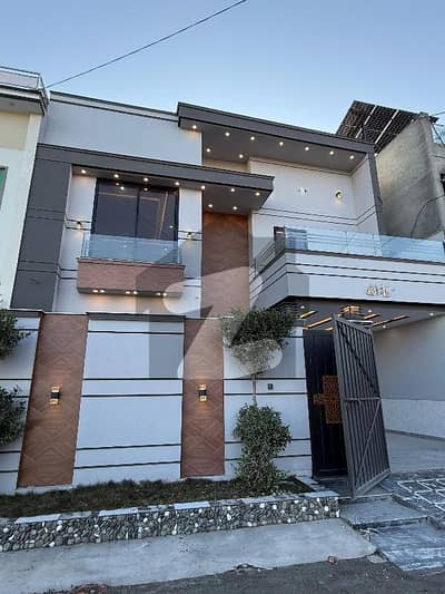 سودائیس ولاز ورسک روڈ,پشاور میں 6 کمروں کا 10 مرلہ مکان 3.8 کروڑ میں برائے فروخت۔