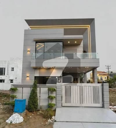 5 MARLA MODERN HOUSE FOR SALE IN DHA 9 TOWN.