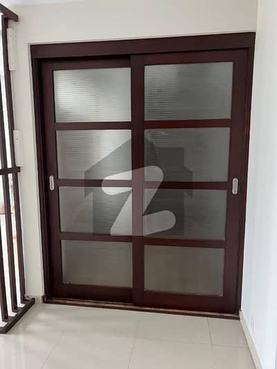 3 Bed + Drawing & Dining Apartment For Sale 2300 Sqft | Lucky One Apartment