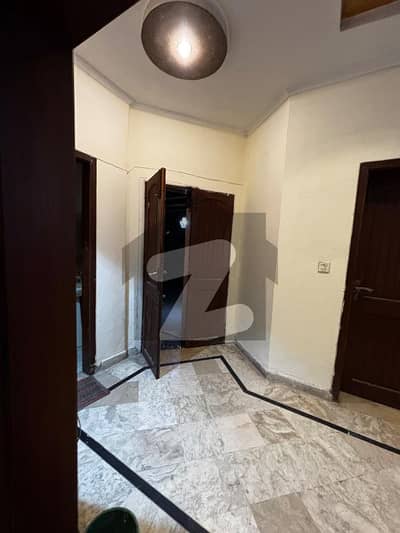 پی سی ایس آئی آر سٹاف کالونی لاہور میں 3 کمروں کا 1 کنال مکان 1.22 لاکھ میں کرایہ پر دستیاب ہے۔