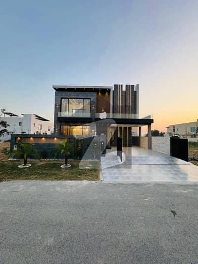 ڈی ایچ اے فیز 6 ڈیفنس (ڈی ایچ اے),لاہور میں 5 کمروں کا 1 کنال مکان 3.1 لاکھ میں کرایہ پر دستیاب ہے۔