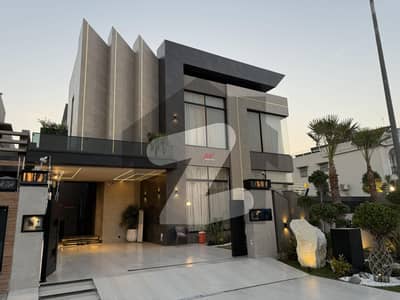 1 Kanal Fully Basement Fully Furnished swimming pool Home theatre House for sale prime Location