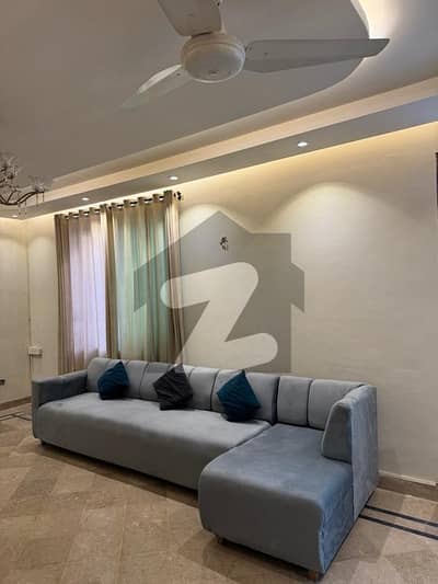 ایف ۔ 11 اسلام آباد میں 2 کمروں کا 7 مرلہ فلیٹ 2.1 لاکھ میں کرایہ پر دستیاب ہے۔