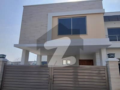 عسکری 10 - سیکٹر ایس عسکری 10,عسکری,لاہور میں 5 کمروں کا 15 مرلہ مکان 2.75 لاکھ میں کرایہ پر دستیاب ہے۔