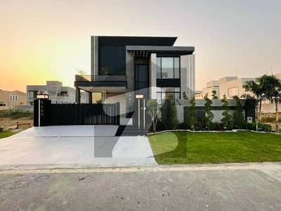 ڈی ایچ اے فیز 5 ڈیفنس (ڈی ایچ اے),لاہور میں 5 کمروں کا 1 کنال مکان 3.5 لاکھ میں کرایہ پر دستیاب ہے۔