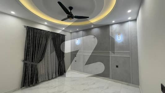 کینال ویو ہاؤسنگ سکیم گوجرانوالہ میں 4 کمروں کا 5 مرلہ مکان 60.0 ہزار میں کرایہ پر دستیاب ہے۔