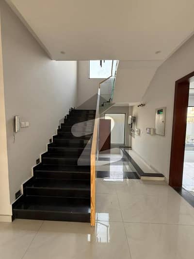 ڈی ایچ اے فیز 6 ڈیفنس (ڈی ایچ اے),لاہور میں 5 کمروں کا 1 کنال مکان 3.6 لاکھ میں کرایہ پر دستیاب ہے۔