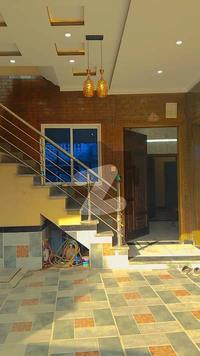 ائیرپورٹ ہاؤسنگ سوسائٹی - سیکٹر 1 ائیرپورٹ ہاؤسنگ سوسائٹی,راولپنڈی میں 4 کمروں کا 6 مرلہ مکان 2.9 کروڑ میں برائے فروخت۔