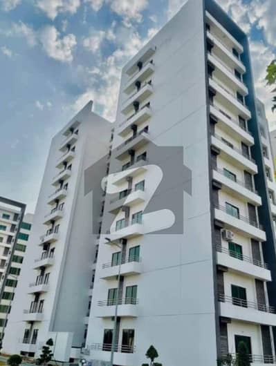 عسکری 10 - سیکٹر ایس عسکری 10,عسکری,لاہور میں 4 کمروں کا 12 مرلہ فلیٹ 4.6 کروڑ میں برائے فروخت۔