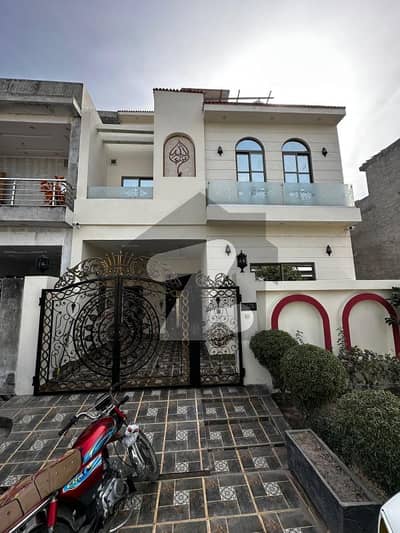 پارک ویو سٹی لاہور میں 4 کمروں کا 5 مرلہ مکان 2.1 کروڑ میں برائے فروخت۔