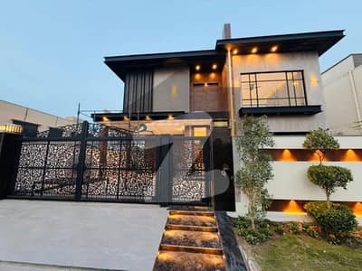 ڈی ایچ اے فیز 5 ڈیفنس (ڈی ایچ اے),لاہور میں 5 کمروں کا 1 کنال مکان 2.8 لاکھ میں کرایہ پر دستیاب ہے۔