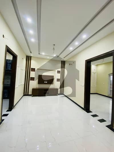 پارک ویو سٹی ۔ تولپ ایکسٹینشن بلاک پارک ویو سٹی,لاہور میں 4 کمروں کا 5 مرلہ مکان 1.7 کروڑ میں برائے فروخت۔