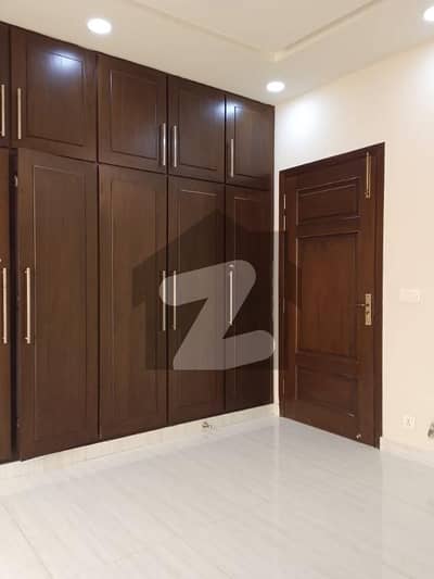 D12/1 8 Marla Brand new Full House 5 Bedroom