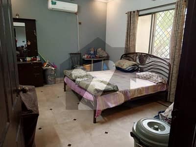 2nd Floor 4 Bed Nice Condition