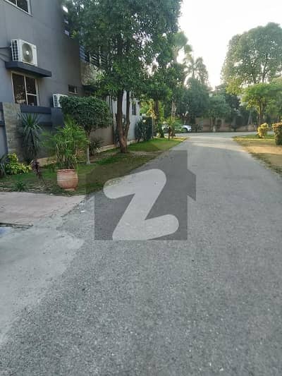 فارمینیٹی ہاؤسنگ سکیم - بلاک ایم ایم فارمانئیٹس ہاؤسنگ سکیم,لاہور میں 1 کنال رہائشی پلاٹ 1.3 کروڑ میں برائے فروخت۔