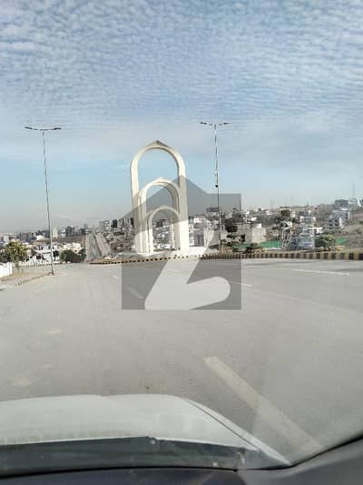 ڈی ایچ اے فیز 5 - سیکٹر ایچ ڈی ایچ اے ڈیفینس فیز 5,ڈی ایچ اے ڈیفینس,اسلام آباد میں 1 کنال رہائشی پلاٹ 2.75 کروڑ میں برائے فروخت۔