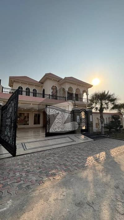 1 Kanal Luxury House For Rent In DHA Multan