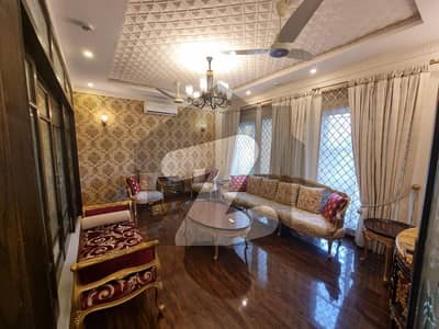 ڈی ایچ اے فیز 5 ڈیفنس (ڈی ایچ اے),لاہور میں 5 کمروں کا 1 کنال مکان 10.45 کروڑ میں برائے فروخت۔