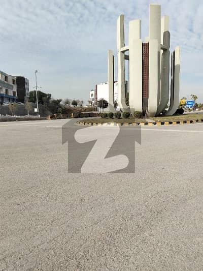 ڈی ایچ اے فیز 5 - سیکٹر ایچ ڈی ایچ اے ڈیفینس فیز 5,ڈی ایچ اے ڈیفینس,اسلام آباد میں 1 کنال رہائشی پلاٹ 3.9 کروڑ میں برائے فروخت۔