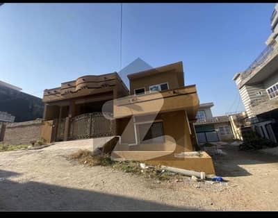 12 marla corner house