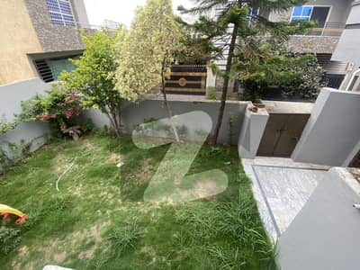 ثمر زر ہاؤسنگ سوسائٹی راولپنڈی میں 5 کمروں کا 12 مرلہ مکان 1.6 کروڑ میں برائے فروخت۔