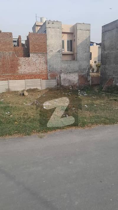 3 Marla Plot For sale