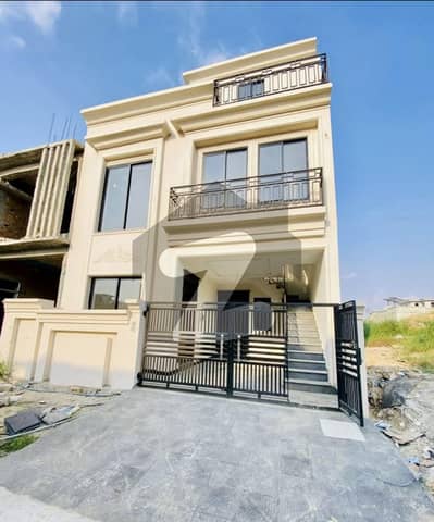 ایم پی سی ایچ ایس ۔ ملٹی گارڈنز بی ۔ 17,اسلام آباد میں 4 کمروں کا 5 مرلہ مکان 2.15 کروڑ میں برائے فروخت۔