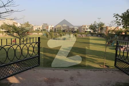 ڈی ایچ اے 11 رہبر فیز 4 ۔ بلاک آر ڈی ایچ اے 11 رہبر فیز 4,ڈی ایچ اے 11 رہبر,لاہور میں 5 مرلہ رہائشی پلاٹ 75.0 لاکھ میں برائے فروخت۔