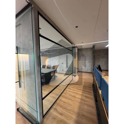 گلبرگ لاہور میں 7 مرلہ دفتر 4.5 لاکھ میں کرایہ پر دستیاب ہے۔