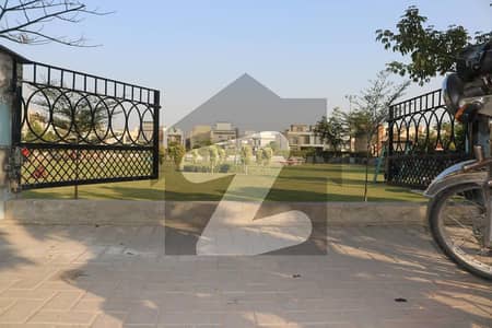 ڈی ایچ اے 11 رہبر فیز 4 ۔ بلاک آر ڈی ایچ اے 11 رہبر فیز 4,ڈی ایچ اے 11 رہبر,لاہور میں 5 مرلہ رہائشی پلاٹ 68.0 لاکھ میں برائے فروخت۔