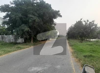Ideally Located 2 kanal Residential Possession Plot