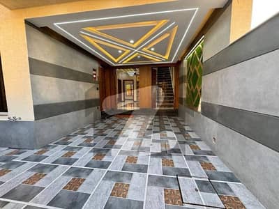 بحریہ ٹاؤن فیز 8 ۔ علی بلاک بحریہ ٹاؤن فیز 8 ۔ سفاری ویلی,بحریہ ٹاؤن فیز 8,بحریہ ٹاؤن راولپنڈی,راولپنڈی میں 5 کمروں کا 7 مرلہ مکان 3.2 کروڑ میں برائے فروخت۔