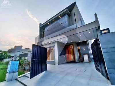 ڈی ایچ اے 9 ٹاؤن ۔ بلاک سی ڈی ایچ اے 9 ٹاؤن,ڈیفنس (ڈی ایچ اے),لاہور میں 3 کمروں کا 5 مرلہ مکان 1.4 لاکھ میں کرایہ پر دستیاب ہے۔