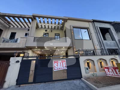 بحریہ ٹاؤن فیز 8 ۔ ابو بکر بلاک بحریہ ٹاؤن فیز 8 ۔ سفاری ویلی,بحریہ ٹاؤن فیز 8,بحریہ ٹاؤن راولپنڈی,راولپنڈی میں 5 کمروں کا 7 مرلہ مکان 3.4 کروڑ میں برائے فروخت۔