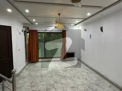 DHA PHASE 6 ELEGANT LIVING | 5 MARLA BUNGALOW RENTAL