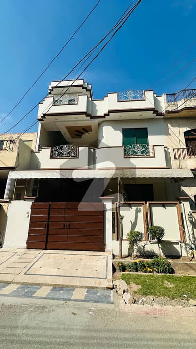 واپڈا ٹاؤن فیز 1 - بلاک جی2 واپڈا ٹاؤن فیز 1,واپڈا ٹاؤن,لاہور میں 3 کمروں کا 5 مرلہ مکان 2.45 کروڑ میں برائے فروخت۔