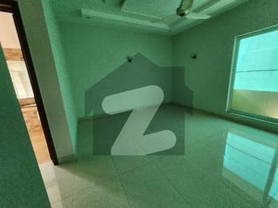 ڈی ایچ اے ڈیفینس فیز 2 ڈی ایچ اے ڈیفینس,اسلام آباد میں 1 مرلہ Studio فلیٹ 28.0 لاکھ میں برائے فروخت۔