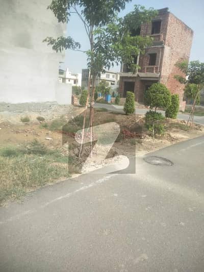 یونین گرین کالج روڈ,لاہور میں 3 مرلہ رہائشی پلاٹ 54.0 لاکھ میں برائے فروخت۔