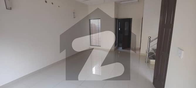 لیک سٹی میڈوز فیز 1 لیک سٹی میڈوز,لاہور میں 3 کمروں کا 5 مرلہ مکان 2.25 کروڑ میں برائے فروخت۔