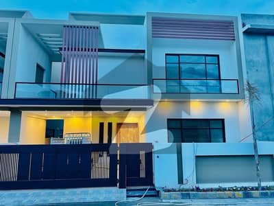 بنی گالہ اسلام آباد میں 4 کمروں کا 10 مرلہ مکان 4.5 کروڑ میں برائے فروخت۔