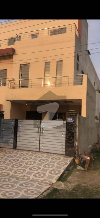 واپڈا سٹی فیصل آباد میں 5 کمروں کا 10 مرلہ مکان 3.2 کروڑ میں برائے فروخت۔ واپڈا سٹی فیصل آباد میں 5 کمروں کا 10 مرلہ مکان 3.2 کروڑ میں برائے فروخت۔