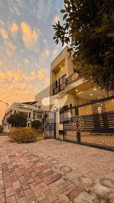 Premium! 9 Marla Corner House + Basement | 5 Bed | Sector N