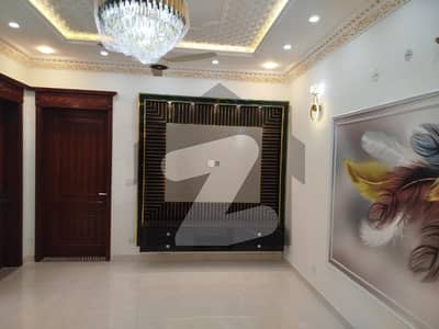 10 Marla Solid and Luxury Finish House For sale