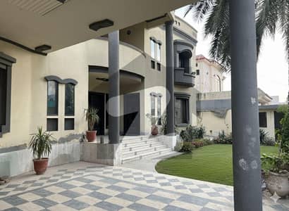27 marla house available in saeed colony available for rent for residence and commercial use