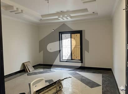 کینال روڈ فیصل آباد میں 5 کمروں کا 1 کنال مکان 4.25 لاکھ میں کرایہ پر دستیاب ہے۔