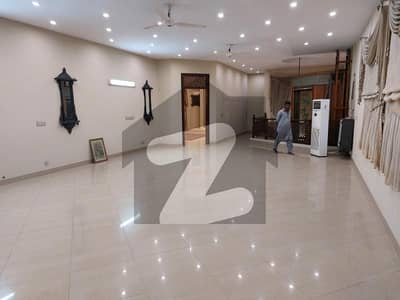 1000 Yard Bungalow For Rent