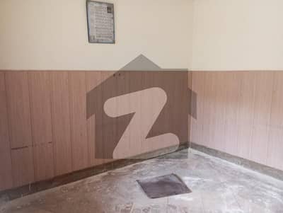 اعوان ٹاؤن لاہور میں 6 کمروں کا 10 مرلہ مکان 70.0 ہزار میں کرایہ پر دستیاب ہے۔